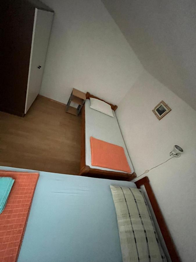 Apartments Tea Karlobag Esterno foto